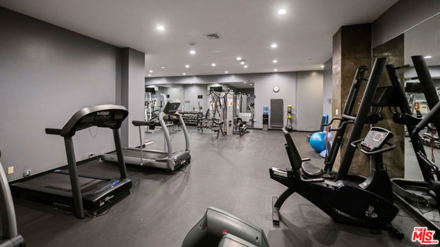 7135 Hollywood Boulevard, Los Angeles CA: https://media.crmls.org/mediaz/b71e2083-8312-45d2-a989-2ac5bc63c88d.jpg