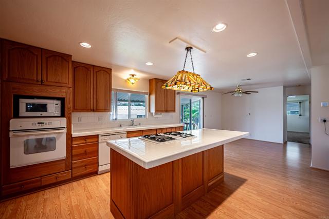 Detail Gallery Image 24 of 49 For 4650 Dulin #119,  Fallbrook,  CA 92028 - 2 Beds | 2 Baths