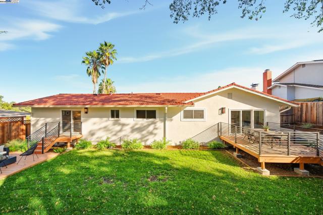 4253 Mirador Dr, Pleasanton CA: https://media.crmls.org/mediaz/b71f0e8e-0b9e-4f2b-b068-d3b2a572bef9.jpg