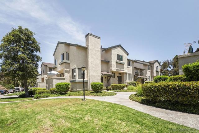 9997 Paseo Montril, San Diego CA: https://media.crmls.org/mediaz/b71faf92-cfa4-433c-9fc2-ab8ae22072dd.jpg