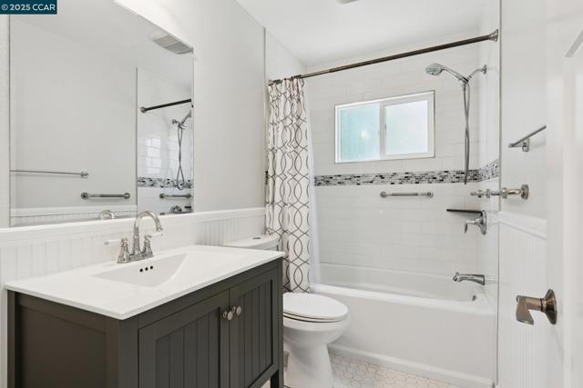 3020 Rose St., Martinez CA: https://media.crmls.org/mediaz/b71fe5d4-9efe-4b87-86f6-54a355f36841.jpg