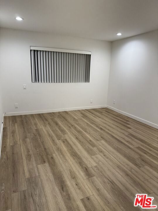5400 Newcastle Avenue, Encino CA: https://media.crmls.org/mediaz/b71ff80a-8be9-4b5a-937c-0fd924ec93ea.jpg