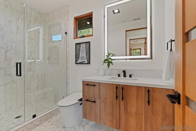 5758 Las Palomas, Rancho Santa Fe CA: https://media.crmls.org/mediaz/b71ffd93-8a5e-4b28-b303-ec9dc62c1f19.jpg