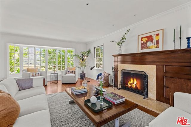 3314 Wonder View Drive, Los Angeles CA: https://media.crmls.org/mediaz/b7200242-30c0-48f7-a383-d2b5a57d5709.jpg
