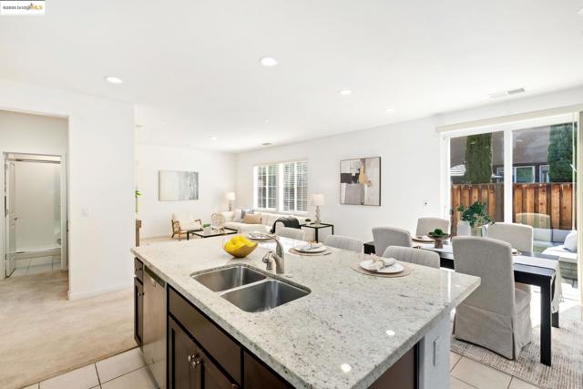 112 Willowrun Way, Oakley CA: https://media.crmls.org/mediaz/b72026d2-36ac-4efc-934f-0fc3fb0f9003.jpg