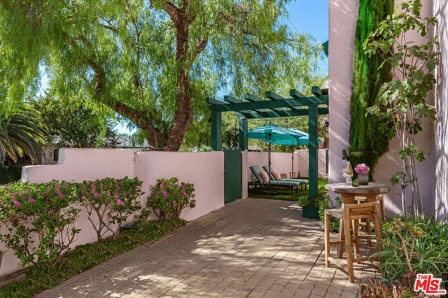 202 Canada Street, Ojai CA: https://media.crmls.org/mediaz/b720bf07-8f1b-4728-b048-e1998155bc14.jpg