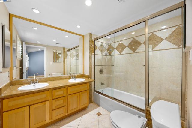 34 Chimney Rock, Oakland CA: https://media.crmls.org/mediaz/b720bfce-3013-4c07-8b27-b5c28ef03c83.jpg