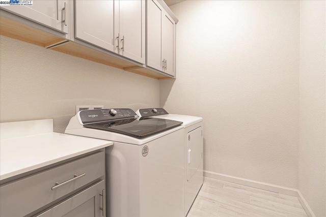 1710 Yukon Territory Ave, Manteca CA: https://media.crmls.org/mediaz/b721efc5-aa3d-469e-a11b-f2072638ba13.jpg