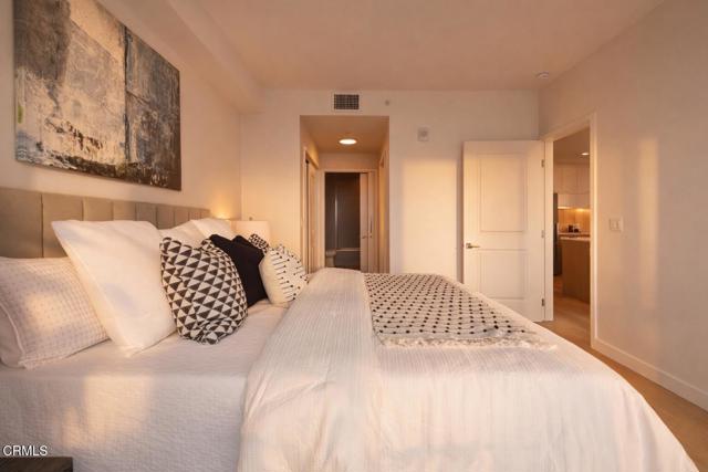 Detail Gallery Image 7 of 17 For 400 S Broadway #1801,  Los Angeles,  CA 90013 - 1 Beds | 1 Baths