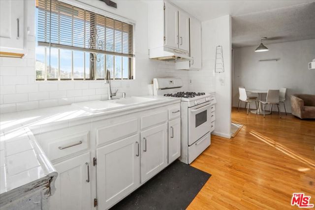 5036 Echo Street, Los Angeles CA: https://media.crmls.org/mediaz/b72301ed-b5f8-4b48-b64c-9e80902639dc.jpg
