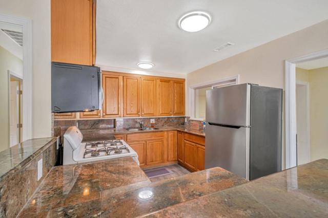 14997 Edgemoor Street, San Leandro CA: https://media.crmls.org/mediaz/b7230bdd-3aee-489b-b088-92a3f4b2dd1c.jpg