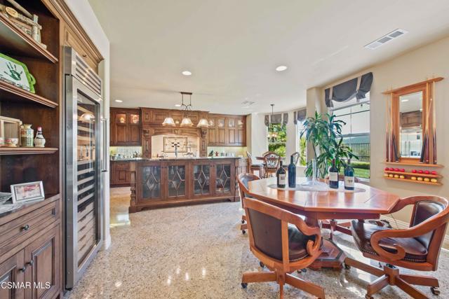 3194 Sunset Hills Boulevard, Thousand Oaks CA: https://media.crmls.org/mediaz/b7230c86-2566-4fd8-a4a1-9caf7e407bc0.jpg