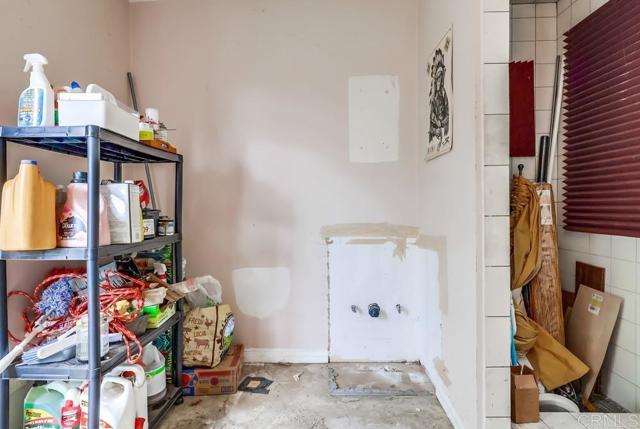 1279 N Hicks Drive, East Los Angeles CA: https://media.crmls.org/mediaz/b7238db0-5014-404d-ba09-83ad8d3e58e4.jpg