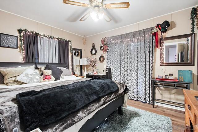 1654 LINWOOD, San Diego CA: https://media.crmls.org/mediaz/b7241d8b-ddd4-4b91-96e3-06f5273df2ff.jpg