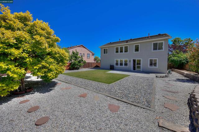 2927 Carlingford Ln, Vallejo CA: https://media.crmls.org/mediaz/b7242755-93a1-4684-bd47-759dfffe93d9.jpg