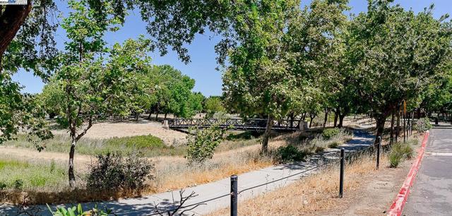 233 S Yucatan Place, Mountain House CA: https://media.crmls.org/mediaz/b7249b1a-1fb0-4ff7-9045-bb3723f68a2f.jpg