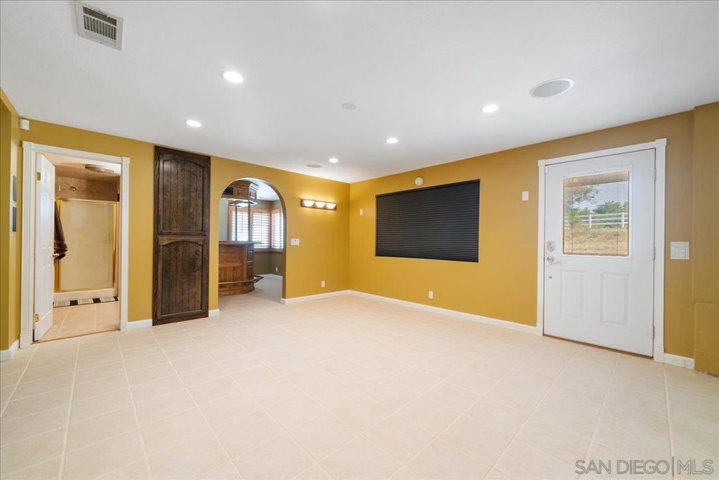 MLS #250040363SD image #22