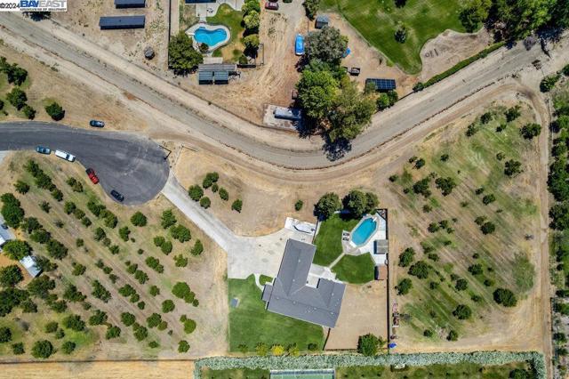 Image 40 of 44 For 8540 Bates Ct