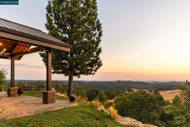 15000 Tyler Road, Fiddletown CA: https://media.crmls.org/mediaz/b725eb50-95e8-4a2c-a26c-eca558a48194.jpg