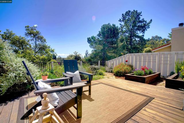 31 Turtle Creek Street, Oakland CA: https://media.crmls.org/mediaz/b726823e-844c-43cc-9d64-5fe82740cddb.jpg
