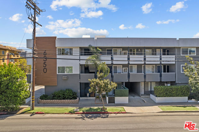 6350 Willoughby Avenue, Los Angeles CA: https://media.crmls.org/mediaz/b726b44c-f32e-4a75-b700-37d4194a786d.jpg
