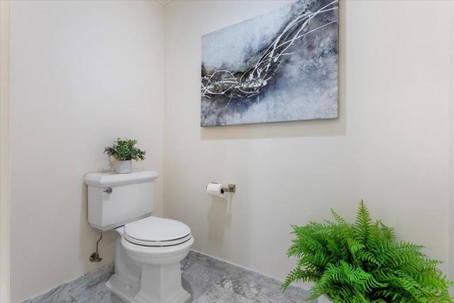 1645 Pacific Avenue, San Francisco CA: https://media.crmls.org/mediaz/b727321d-beff-4e4e-a2dd-9866df9bf1f1.jpg