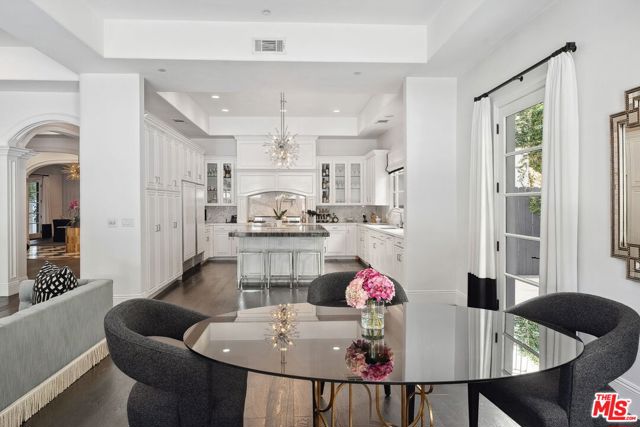 1600 Clear View Drive,  CA: https://media.crmls.org/mediaz/b727ff64-4105-4b69-abe9-3e5181680502.jpg