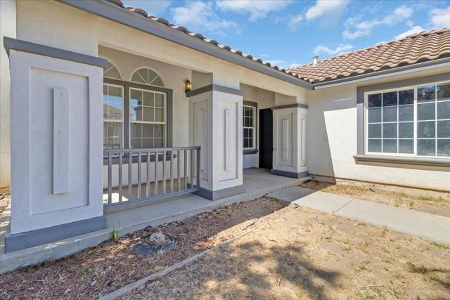 1250 Greenleaf Loop, Greenfield CA: https://media.crmls.org/mediaz/b728d387-046f-43af-8404-214beaa13bd1.jpg