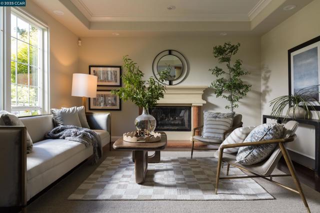 5427 Blackhawk Dr, Danville CA: https://media.crmls.org/mediaz/b72a1734-d9e9-47a9-a7c9-5c1c3f21e338.jpg