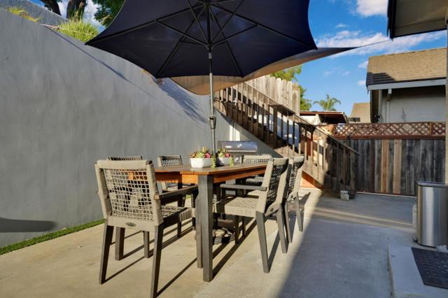 865 Valley Oak Drive, Hollister CA: https://media.crmls.org/mediaz/b72a4570-0718-4d47-86ce-5eeb5be7466d.jpg