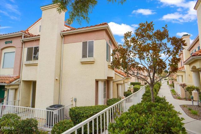 Detail Gallery Image 4 of 16 For 18114 Flynn Dr #3602,  Santa Clarita,  CA 91387 - 3 Beds | 2/1 Baths