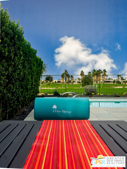 4321 Lumina Way, Palm Springs CA: https://media.crmls.org/mediaz/b72b5471-1a3f-40ad-ab64-e7a0f3c06a8e.jpg