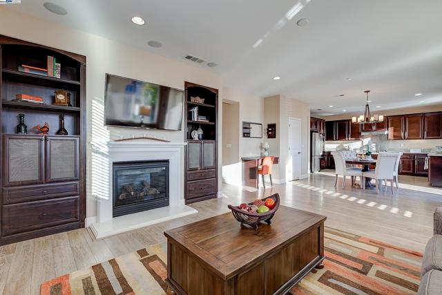 Image 16 of 60 For 2394 Amantea Way