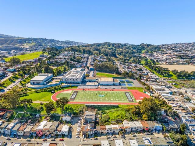 1033 Girard Street, San Francisco CA: https://media.crmls.org/mediaz/b72c7b01-a689-49d2-9890-9900eecd4f97.jpg