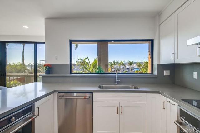 Detail Gallery Image 13 of 50 For 1150 Anchorage Ln #201,  San Diego,  CA 92106 - 2 Beds | 2 Baths