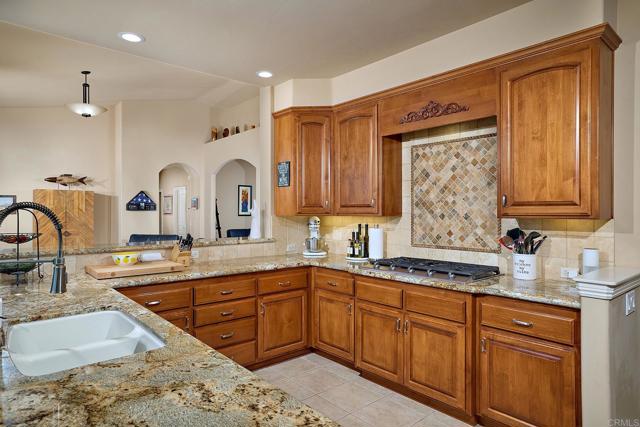 2021 Willow Glen Road, Fallbrook CA: https://media.crmls.org/mediaz/b72db4b2-8c1b-4923-aeb5-d2233204bfa5.jpg
