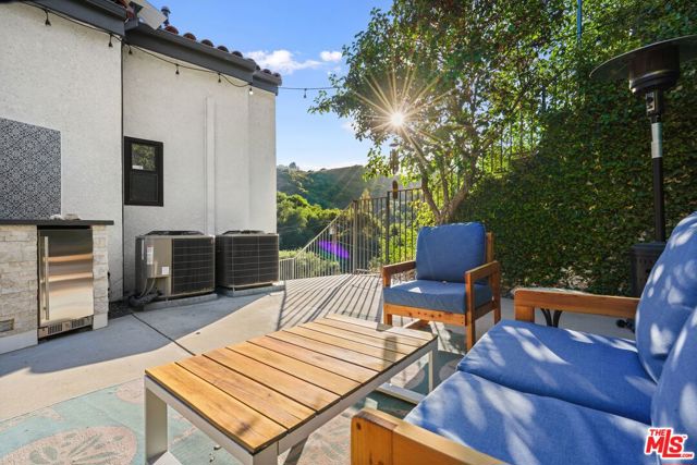 3418 Dorothy Road, Topanga CA: https://media.crmls.org/mediaz/b72ebd5e-8369-477a-bc80-10bde74e726a.jpg