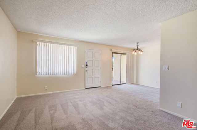 595 MELVILLE Lane photo 3