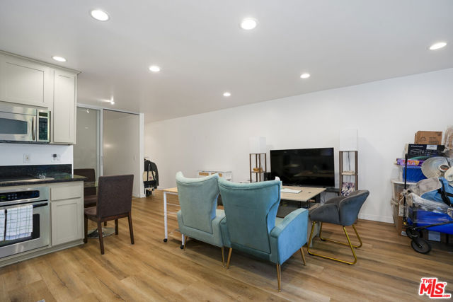 1 Bed Home for Sale in Los Angeles, California
