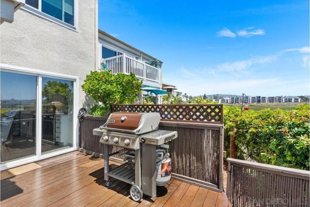 4007 Crown Point Drive, San Diego CA: https://media.crmls.org/mediaz/b7303562-7646-4f53-bca7-264bb9caaaf7.jpg
