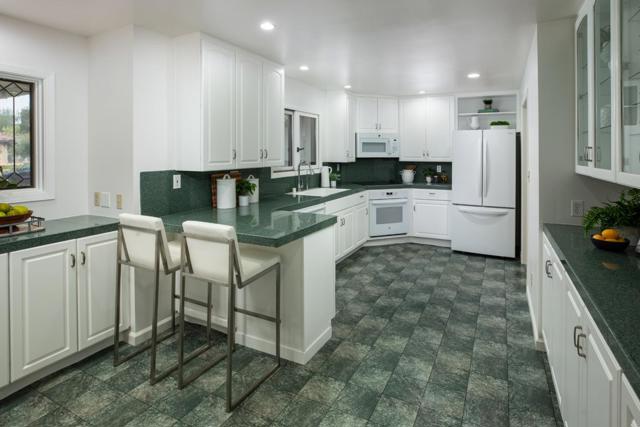 1264 Richardson Avenue, Los Altos CA: https://media.crmls.org/mediaz/b7304d27-5b32-4c36-8e0b-473e3024ab1d.jpg