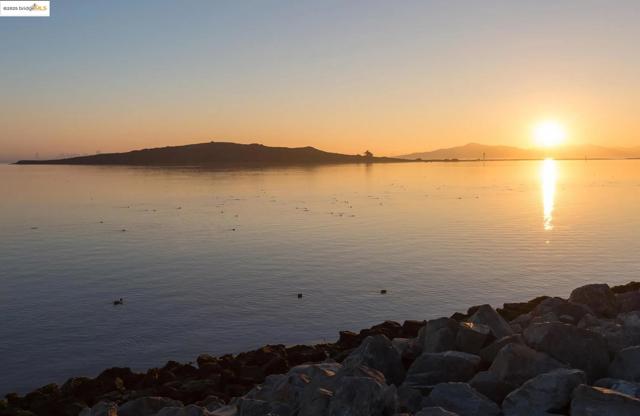 2714 Beach head way, Richmond CA: https://media.crmls.org/mediaz/b7308ef2-3ee5-4882-902f-61e6a04c9017.jpg
