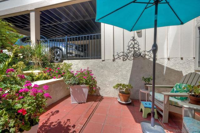 17476 Plaza Cerado, San Diego CA: https://media.crmls.org/mediaz/b730d174-fe82-421c-9bc7-f42e1cdd1fd7.jpg