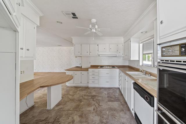 011_Kitchen