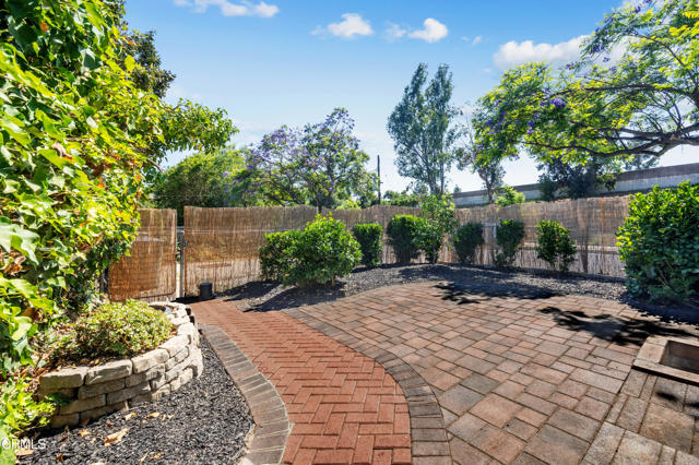 1268 Mentone Avenue, Pasadena CA: https://media.crmls.org/mediaz/b7313930-55a8-4eef-8c87-900ce0abffe8.jpg