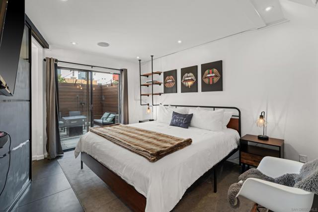 1521 Kettner Blvd, San Diego CA: https://media.crmls.org/mediaz/b7313f3d-08d0-4370-bb74-aa5c2fec542b.jpg