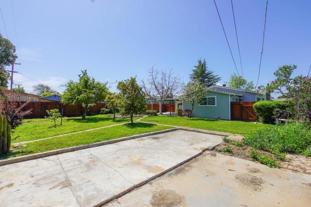 1261 Highland Drive, Hollister CA: https://media.crmls.org/mediaz/b7314127-ee35-48ef-9b87-f9b8186101b3.jpg