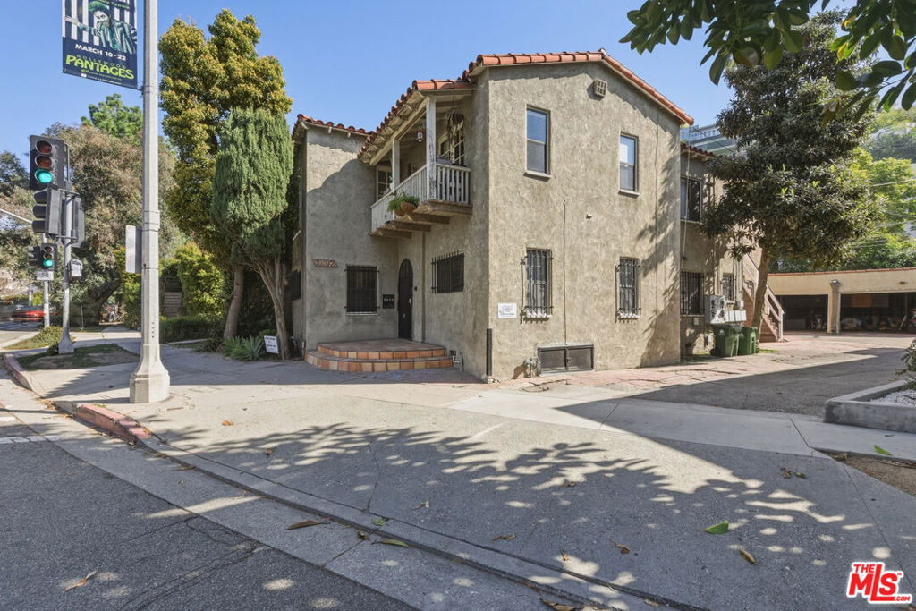 1492 Silver Lake Boulevard #3
