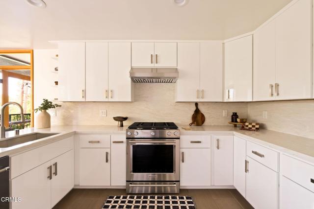 1256 Club House Drive, Pasadena CA: https://media.crmls.org/mediaz/b73247e8-60af-4a2c-b072-8d2e4b4f0ab7.jpg