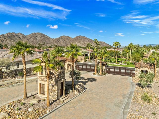 57895 Stone Creek E Trail, La Quinta CA: https://media.crmls.org/mediaz/b7324950-1ad8-413e-9285-7885782f322a.jpg